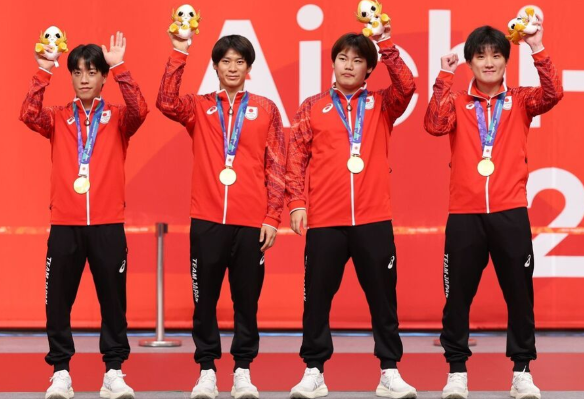 所以自己有时间就上网找些游戏来玩。介绍图片